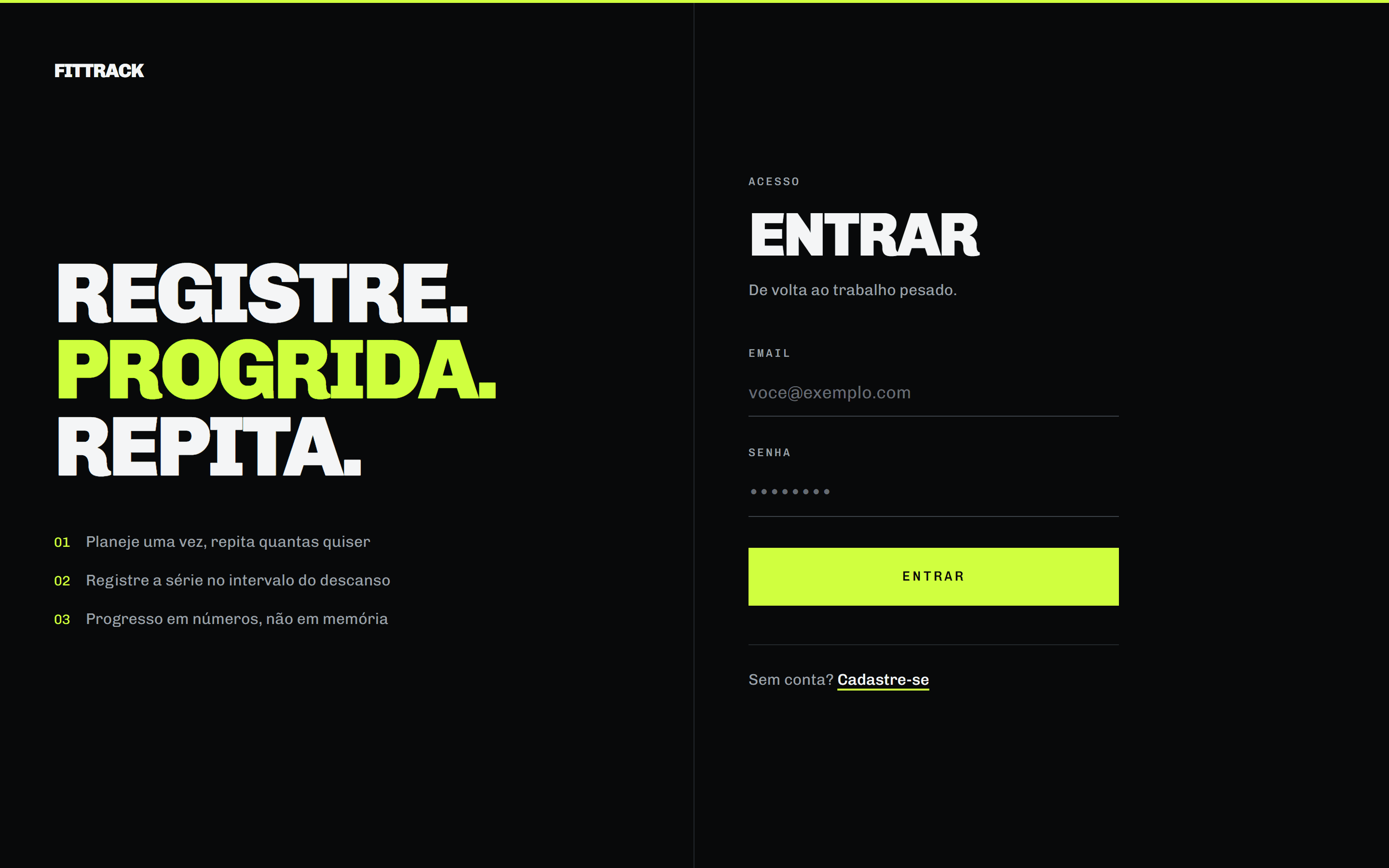 Tela de login do web companion do FitTrack, com campos de e-mail e senha.